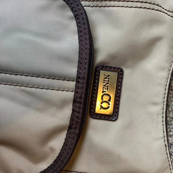 Nine & company 100% Nylon high-quality Crossbody purse Pockets Beige Brown - Picture 4 of 8